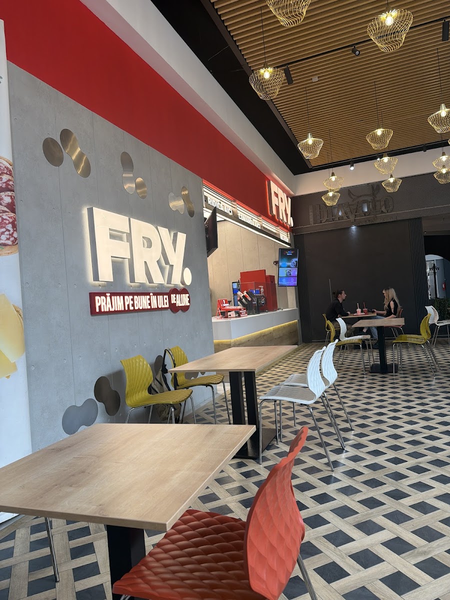 FRYDAY PLAZA M Photo 5