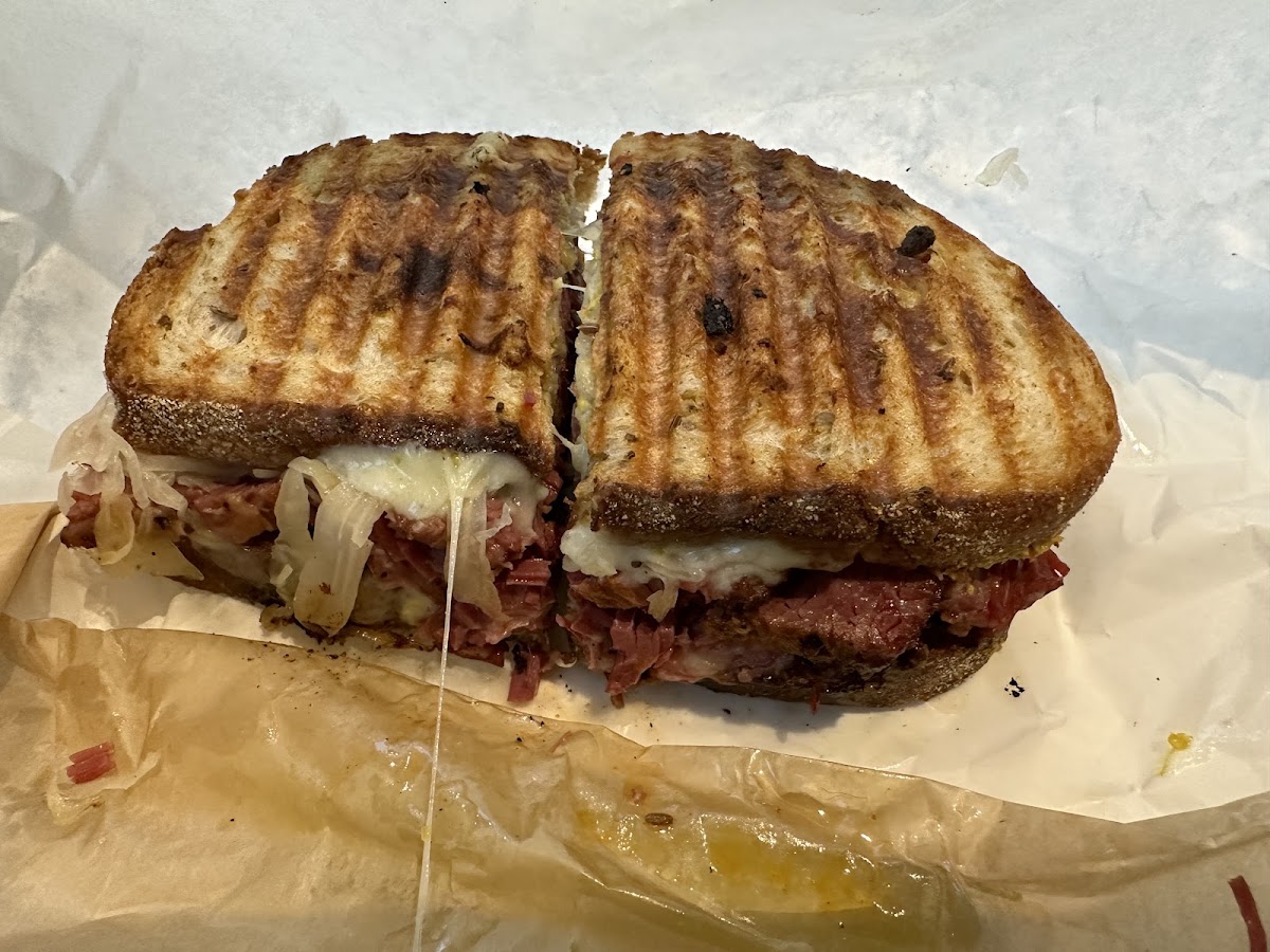 SmoQ'n Hot Grill Photo 7