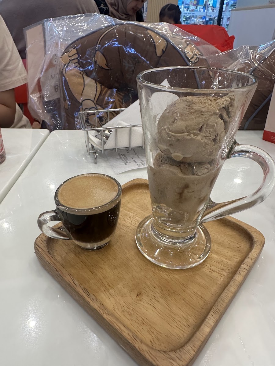 Swensen's Lotus Yala Photo 5