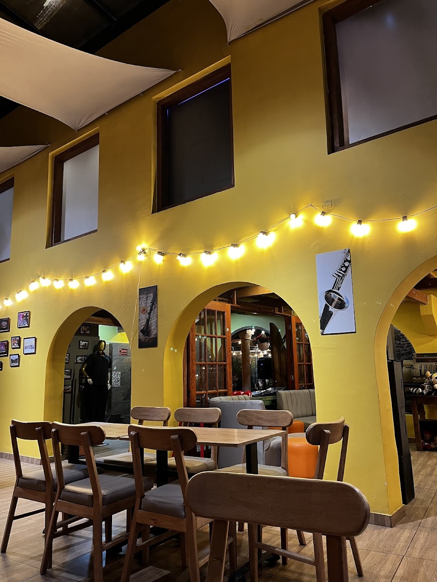 La Clave Burgers & HotDogs Photo 6