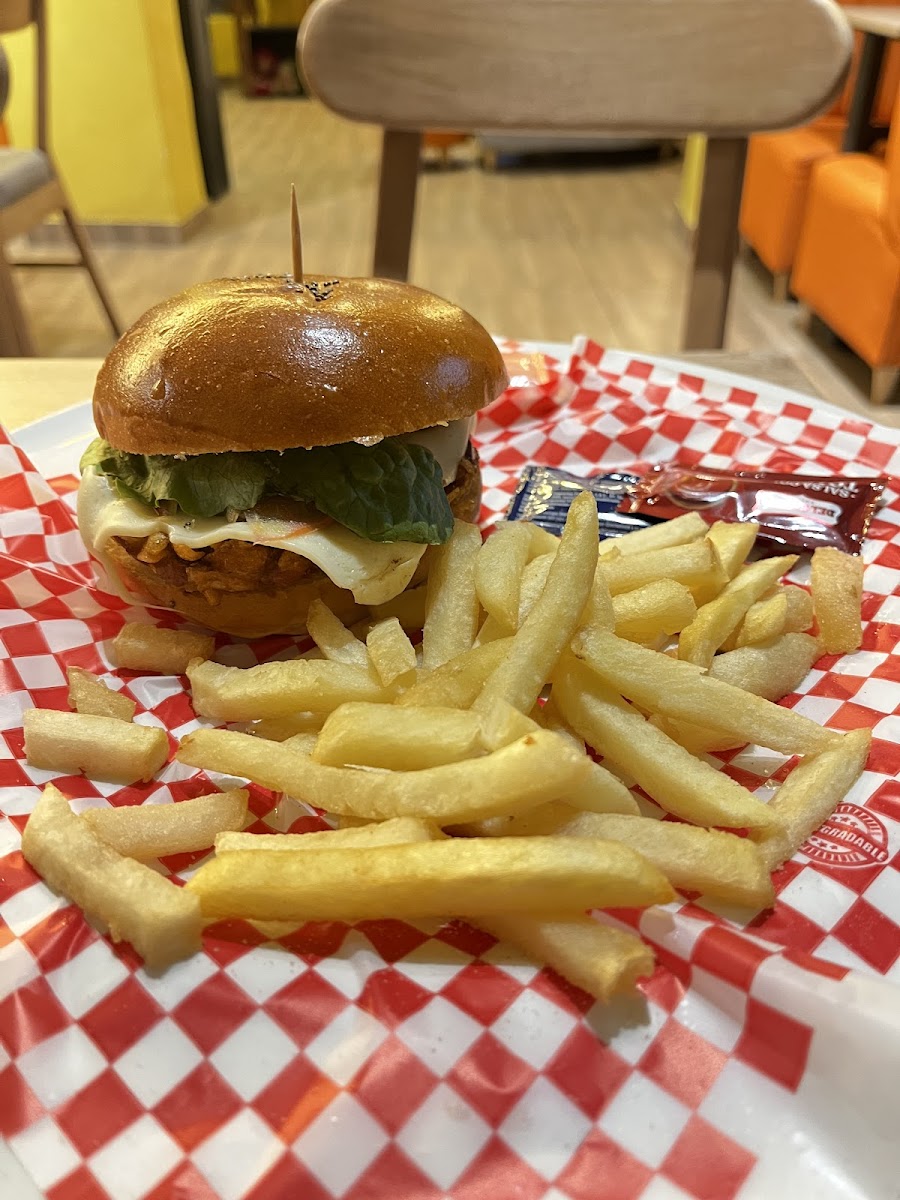 La Clave Burgers & HotDogs Photo 8