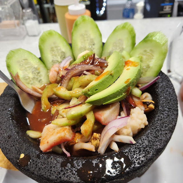Mariscos Molcajete