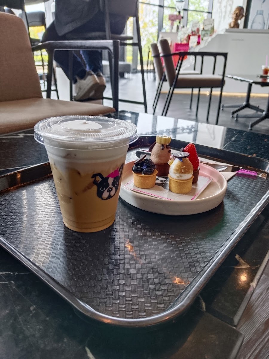 French Kitsch Café - Central Korat Store Photo 7
