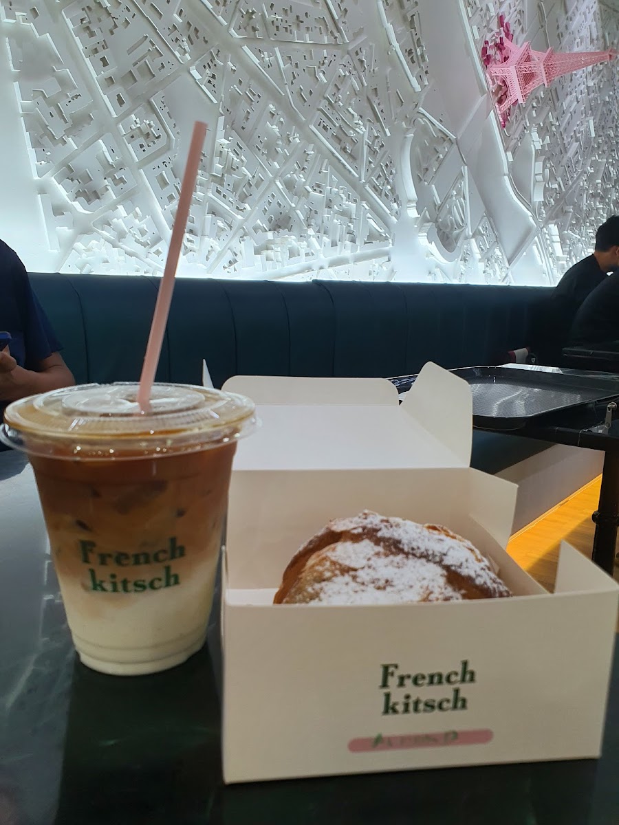 French Kitsch Café - Central Korat Store Photo 8