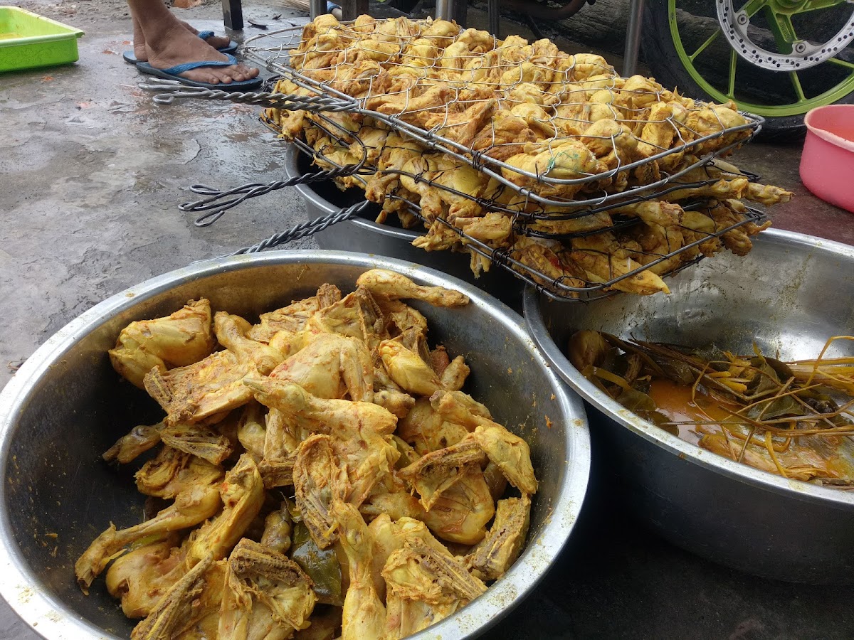 RUMAH MAKAN AMPERA SASUAI Photo 4