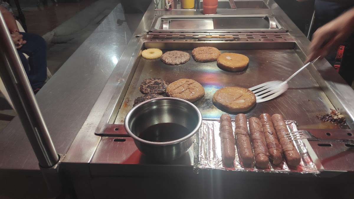 Chino Burger Photo 7