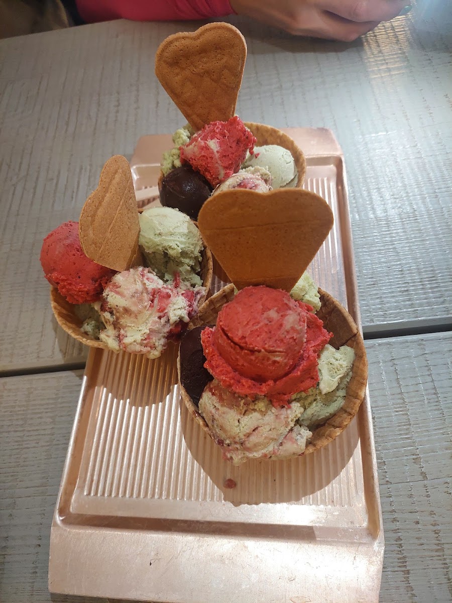Gelato DISCO (artisanal ice cream) & Waffles Photo 10