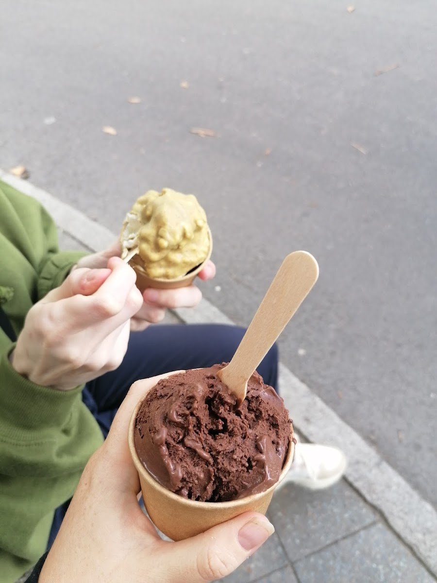Gelato DISCO (artisanal ice cream) & Waffles Photo 9