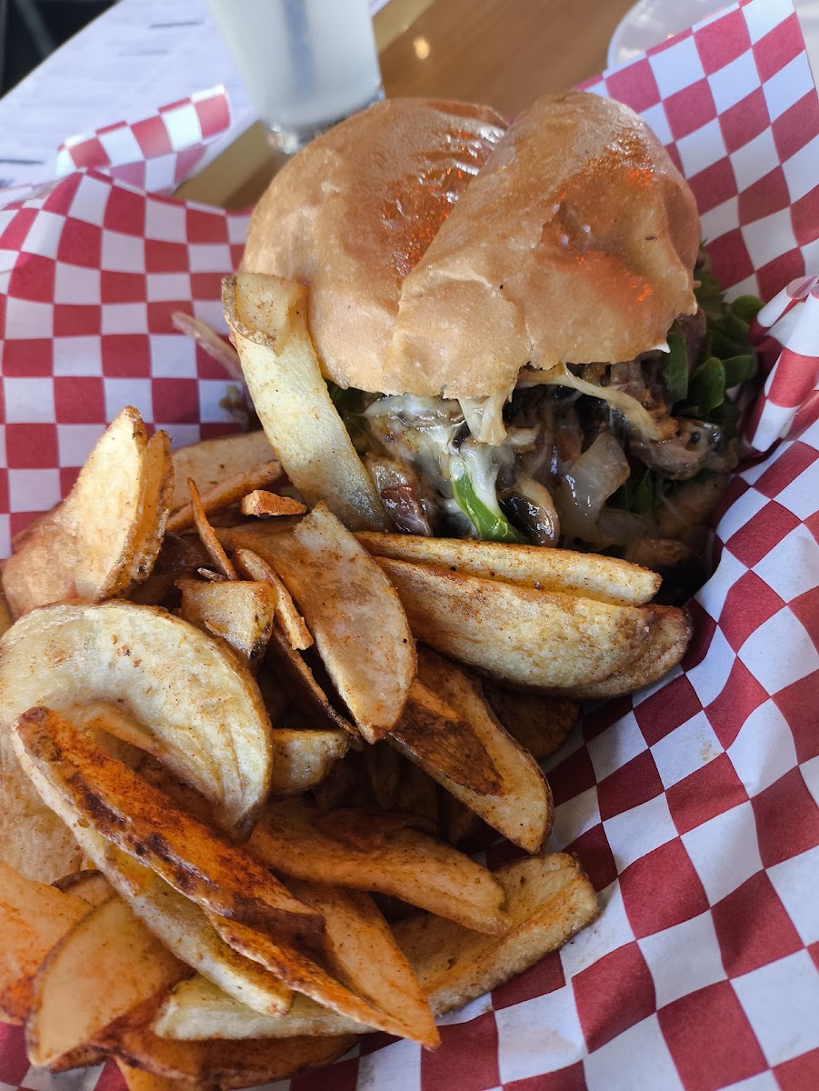 Burgers & Ribs Photo 10