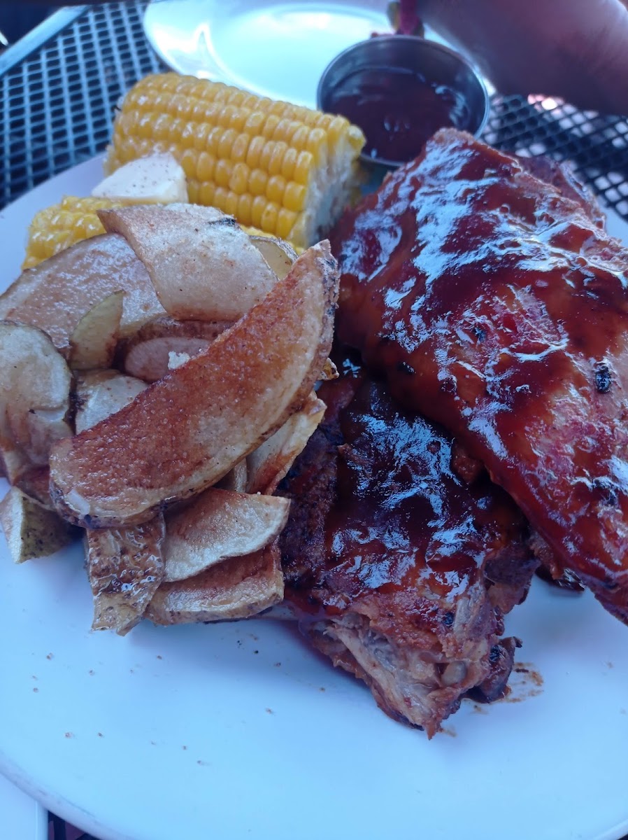 Burgers & Ribs Photo 8