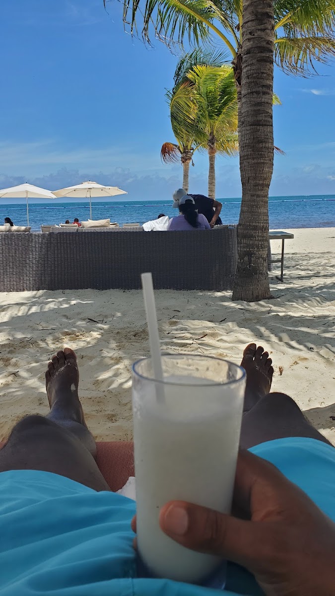 Beach Club Photo 9
