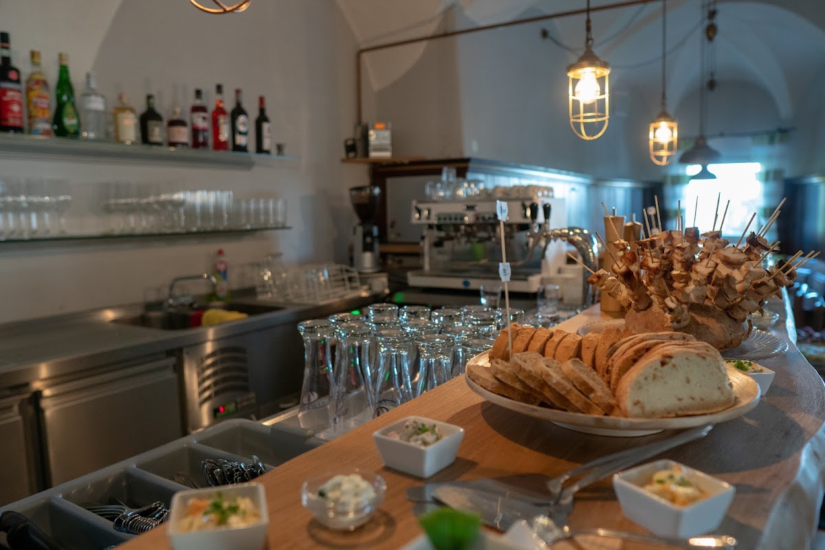 Schloss Hart - deine Tapasbar! Photo 3