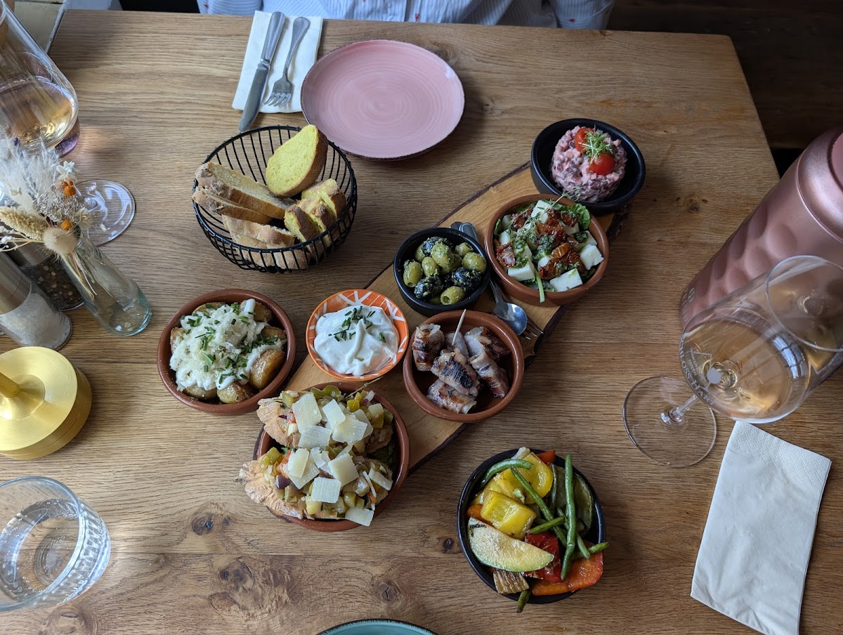 Schloss Hart - deine Tapasbar! Photo 4