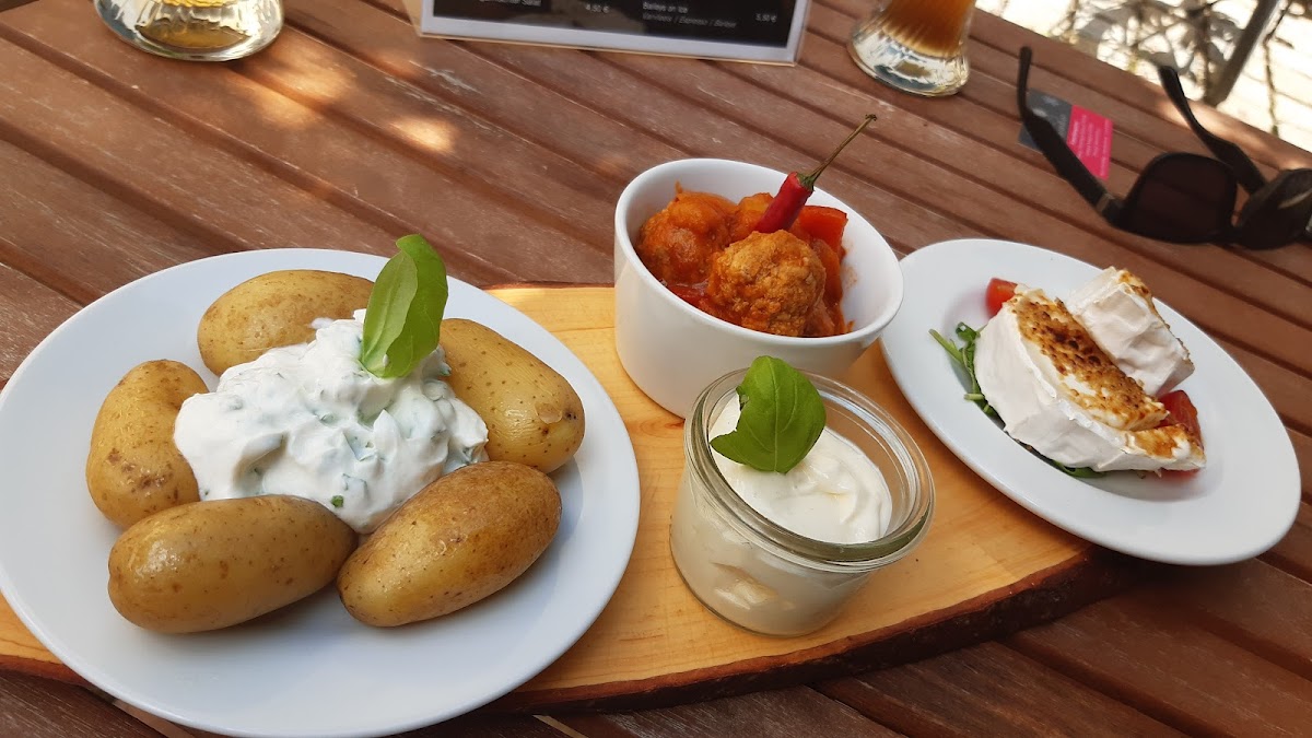 Schloss Hart - deine Tapasbar! Photo 5