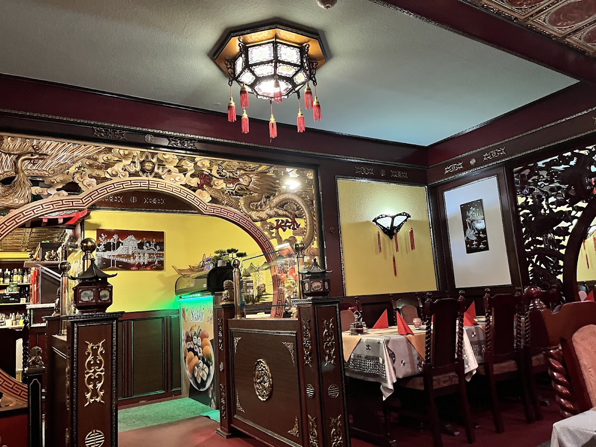 Thang Long Restaurant & Sushibar Photo 4