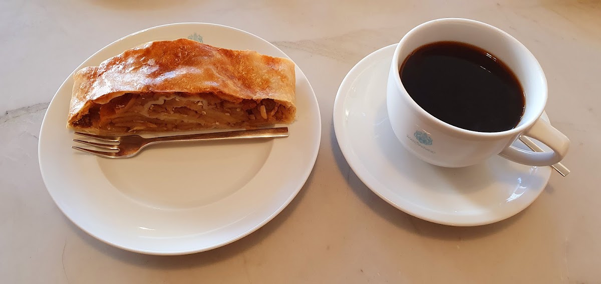 Konditorei-Kaffeehaus Krönner Photo 10
