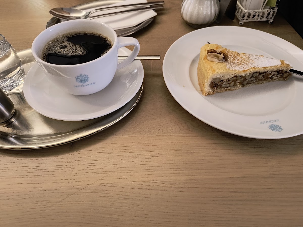 Konditorei-Kaffeehaus Krönner Photo 3