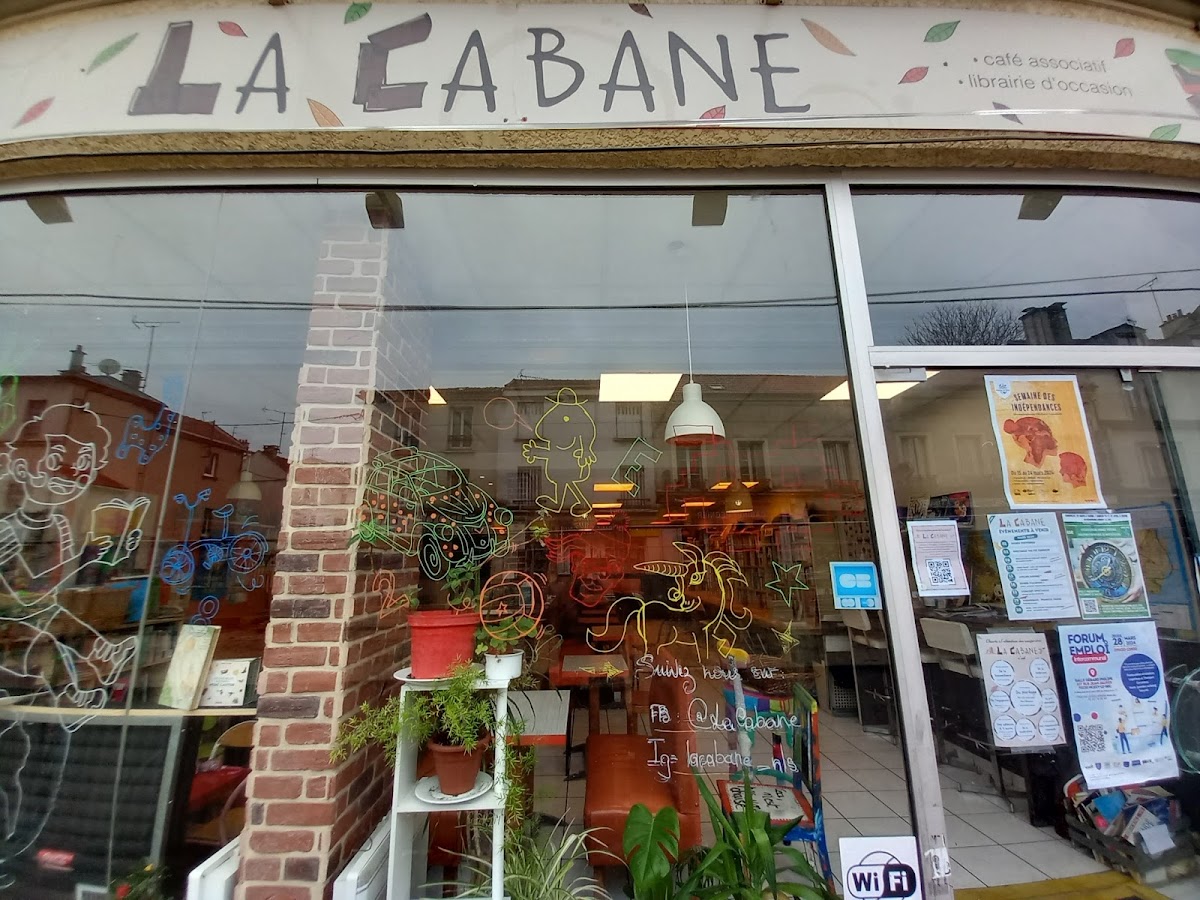 La Cabane - café associatif et librairie d'occasion