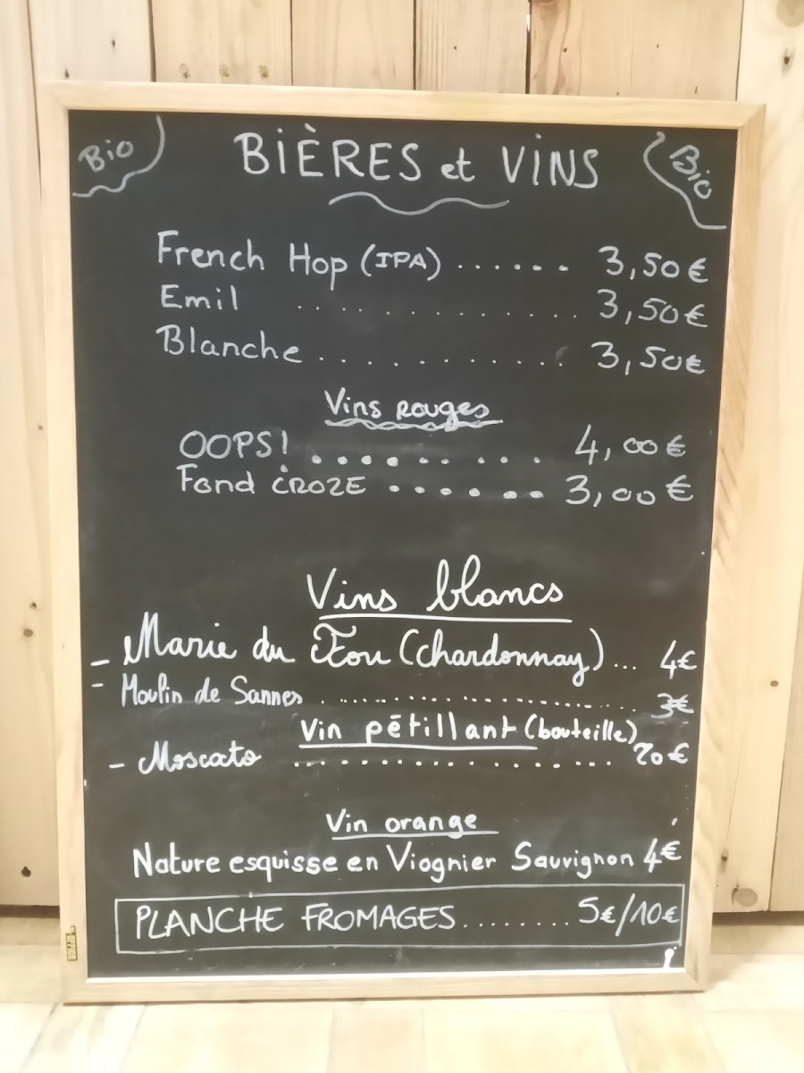 La Cabane - café associatif et librairie d'occasion Photo Menu 1