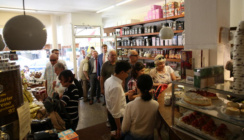 Wacker's coffee shop Photo 8