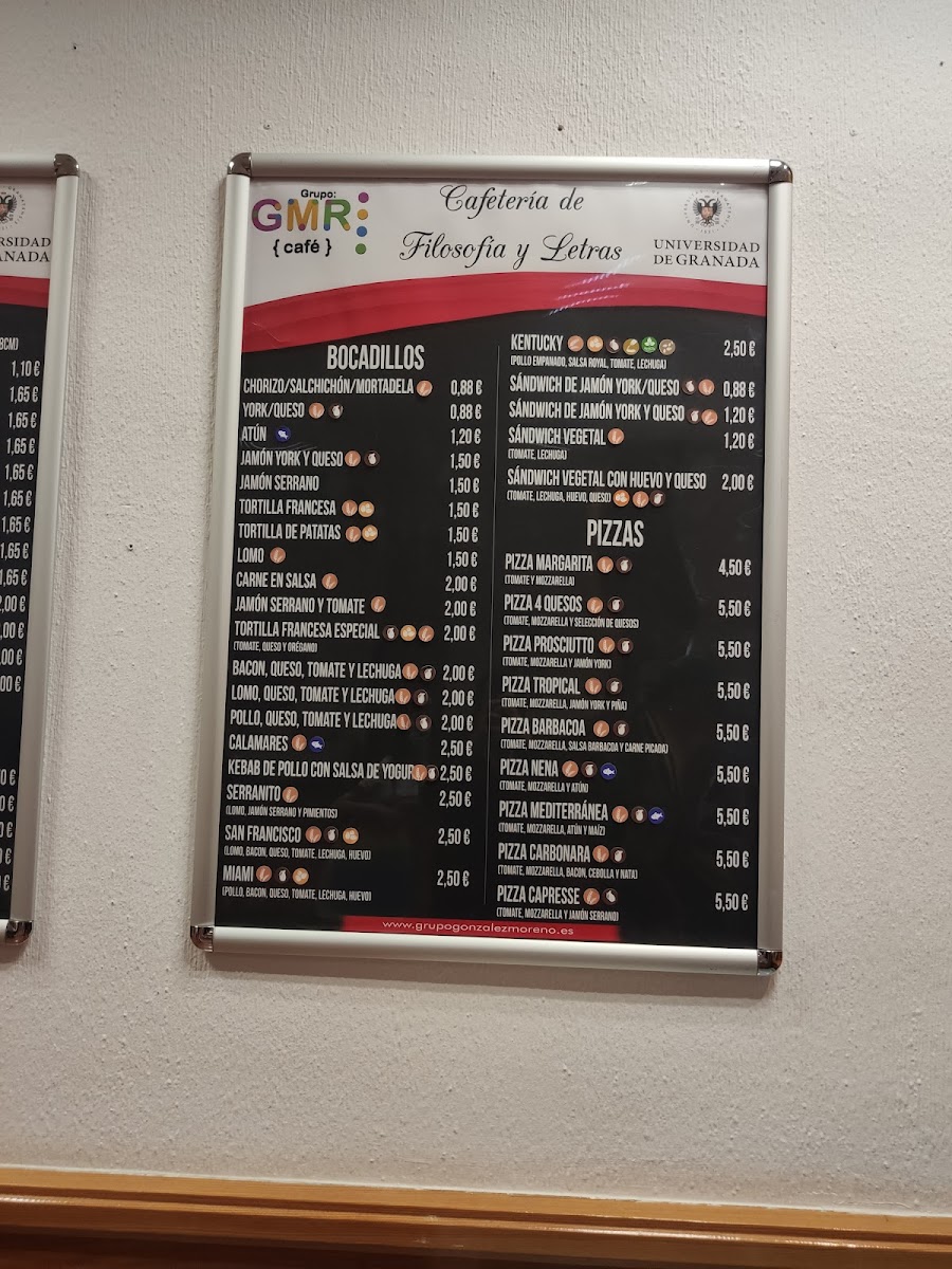 Cafetería de la Facultad de Filosofía y Letras Photo 4