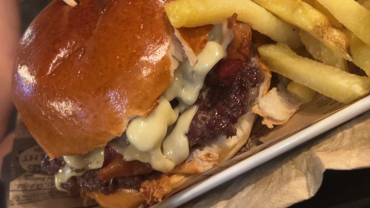 Chef's Burgers Photo 2