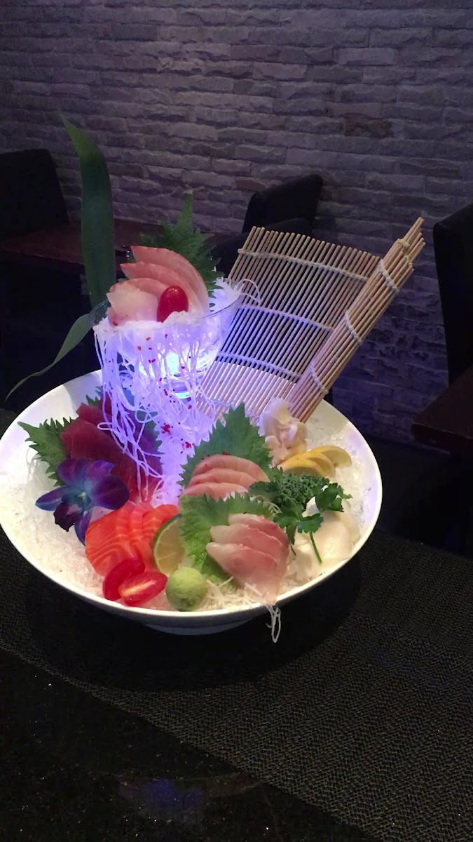 Taku Asian Bistro restaurant Photo 2