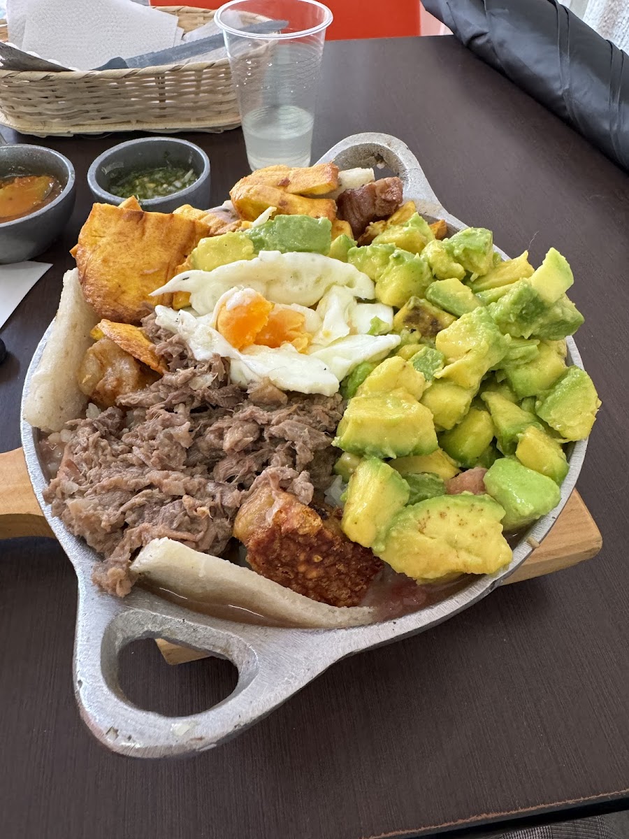 Sopitas and frijolada