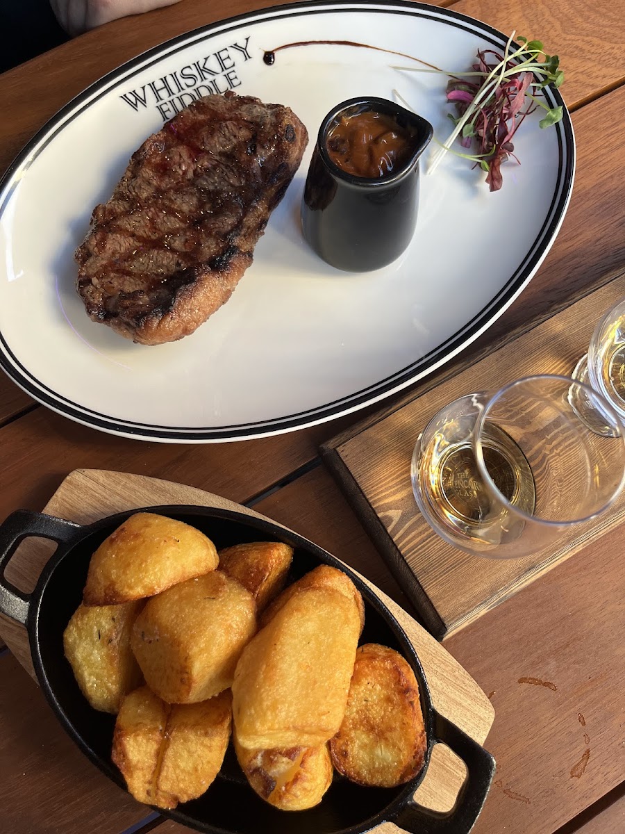 Whiskey Fiddle Steakhouse & Whiskey Lounge Photo 8