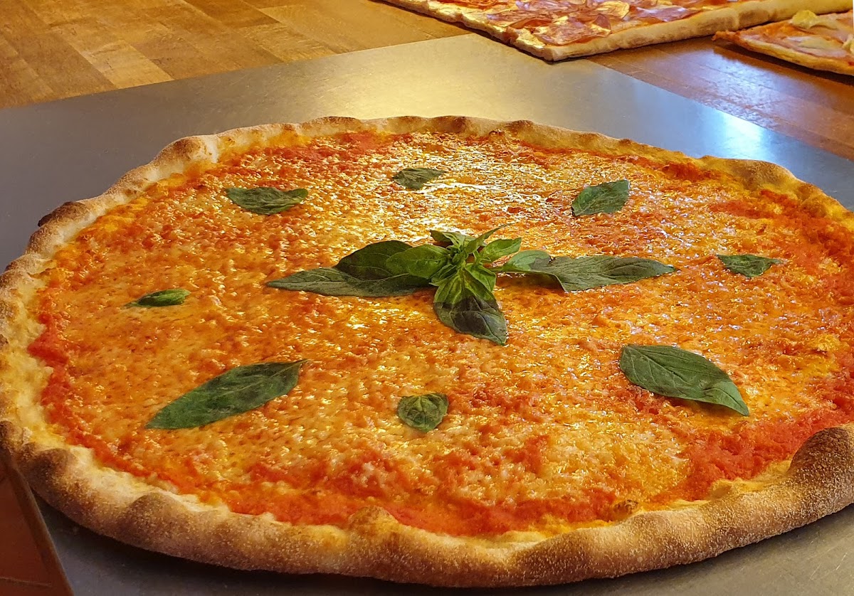 DAILY PIZZA Photo 2