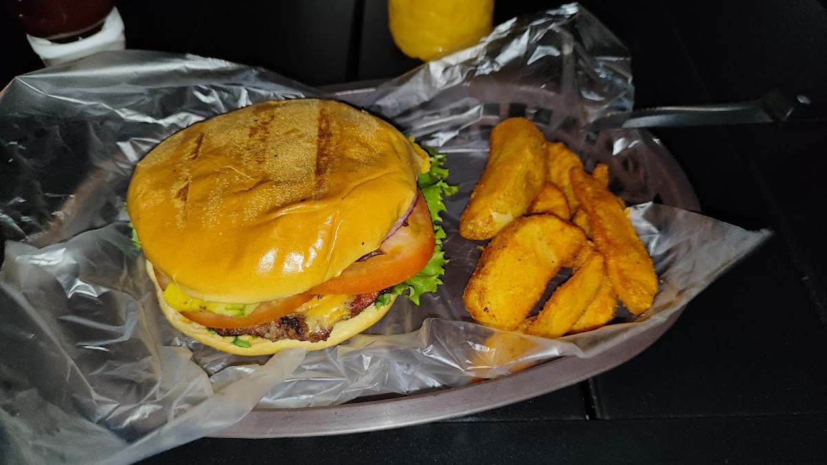 Royal Burger Photo 5