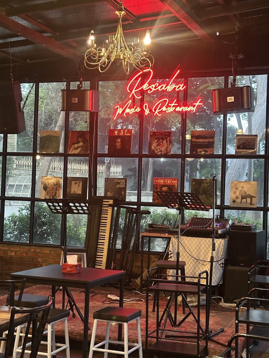 Rescaba - Music & Restaurant Photo 4