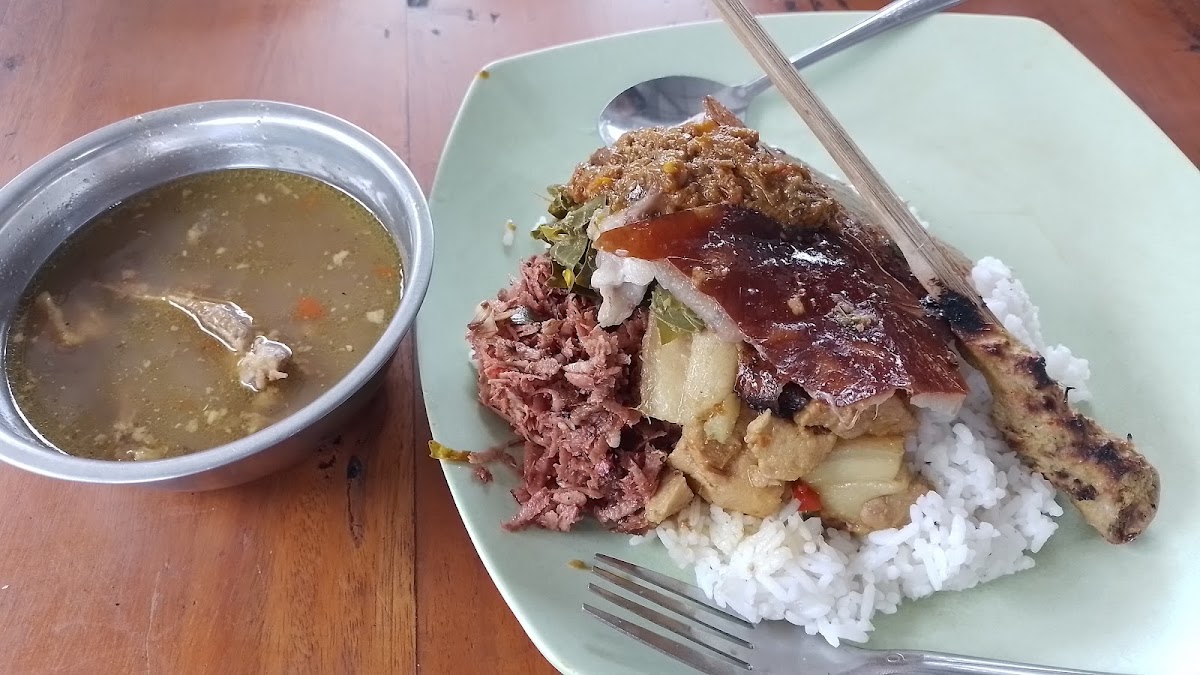 Babi Guling Gusti Ayu Photo 3