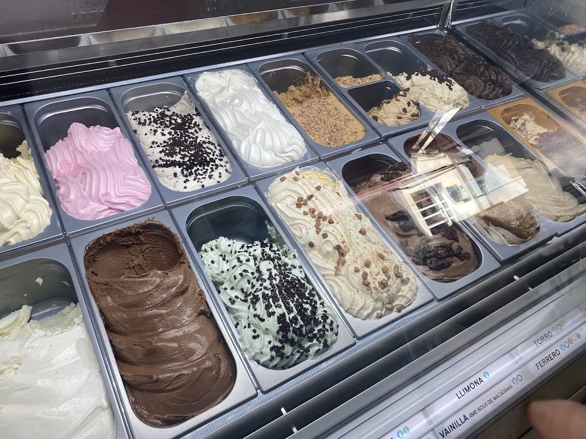 La Xixonenca GELATERIA-ORXATERIA Photo 5