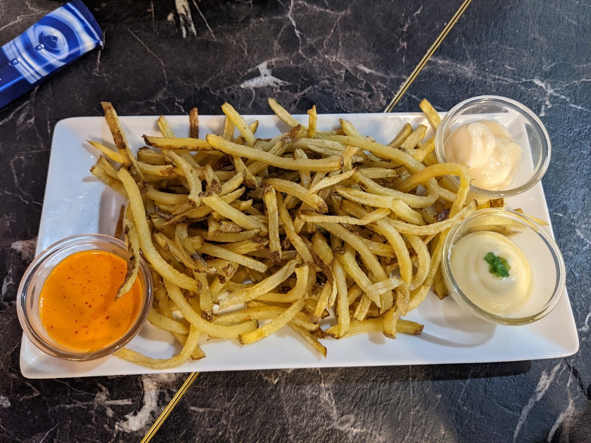 Le Homard Fries Photo 9