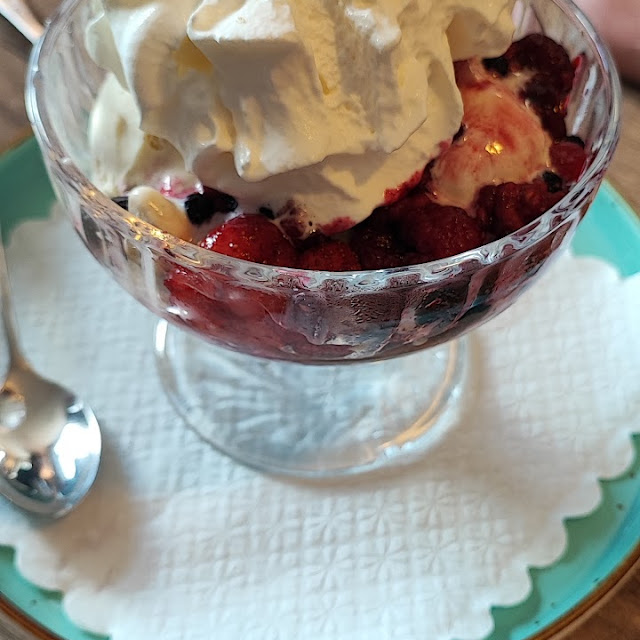 Eis Mit Heißen Früchten