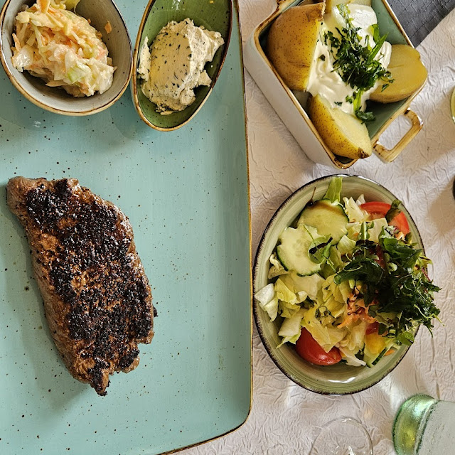 Texassteak Ofenkartoffeln Beilagensalat