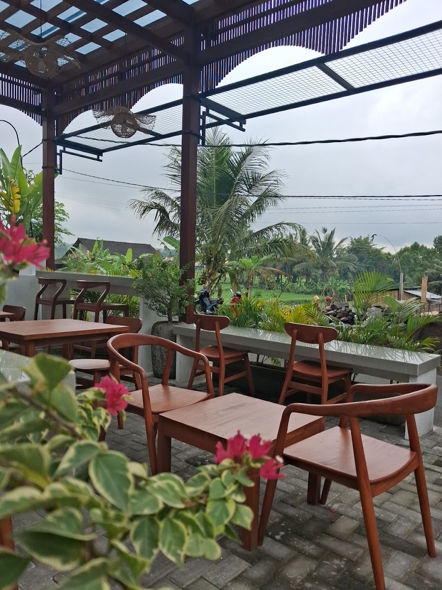 Sunshine cafe bali