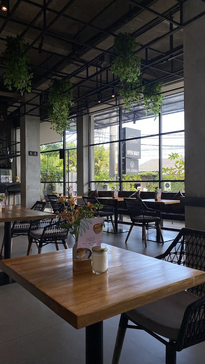Bistro Anwa Photo 3
