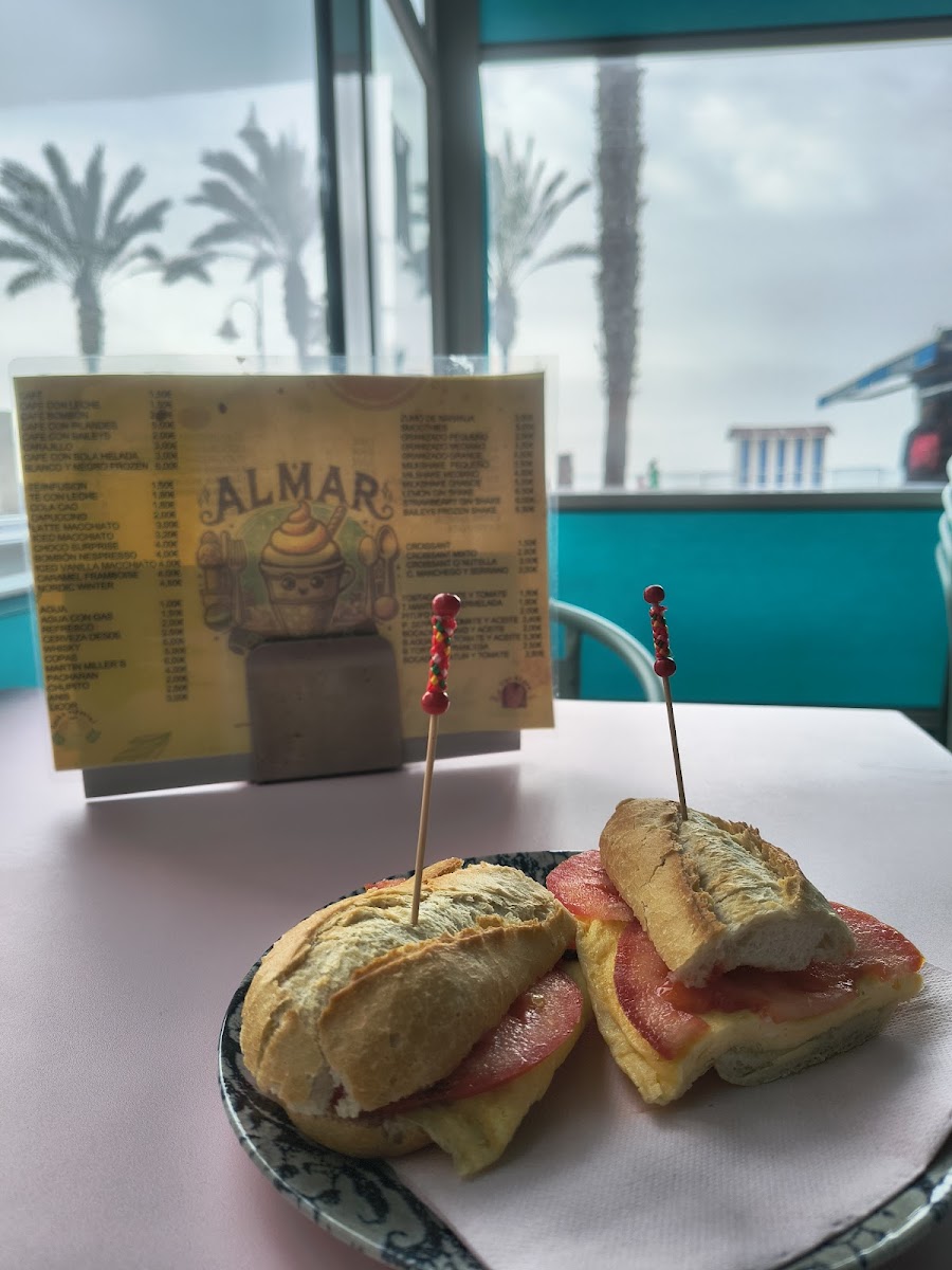 Heladeria Cafeteria ALMAR Photo 7