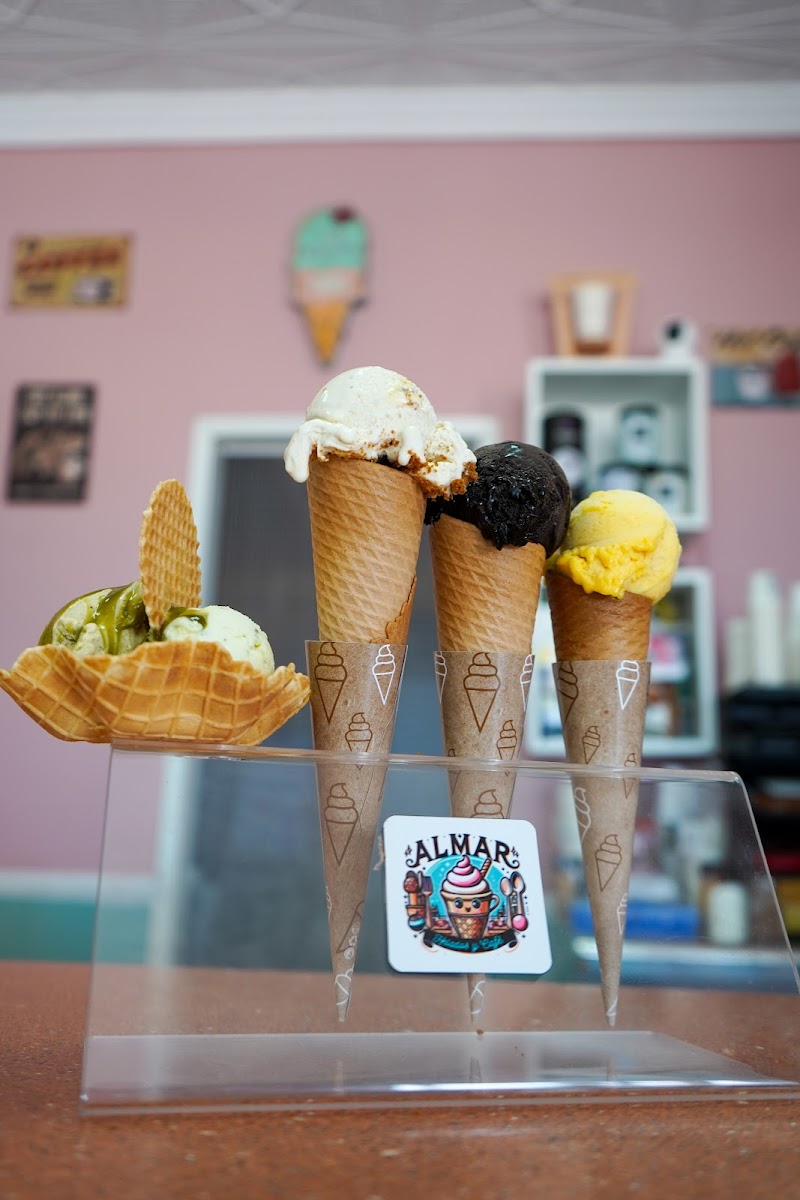 Heladeria Cafeteria ALMAR Photo 8