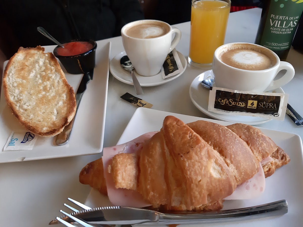 Café Suizo Photo 7