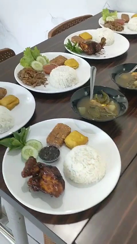 Pecak bandeng dapur Teh neng Photo 2