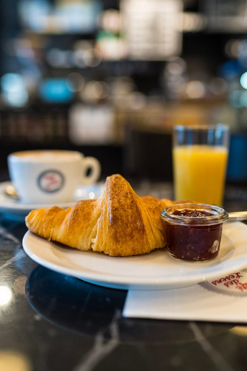 Cafe im Hugendubel Photo 8