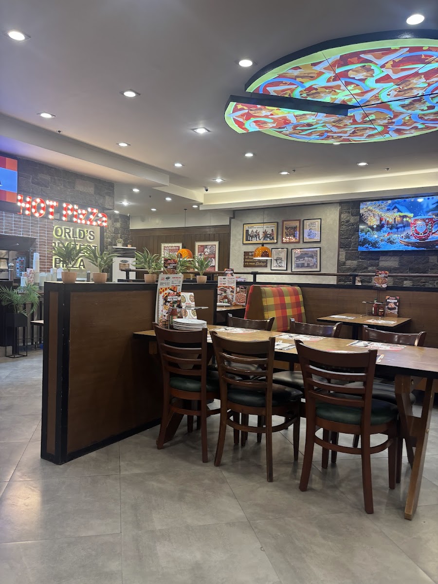 Shakey's Pizza Parlor - Galleria Photo 3