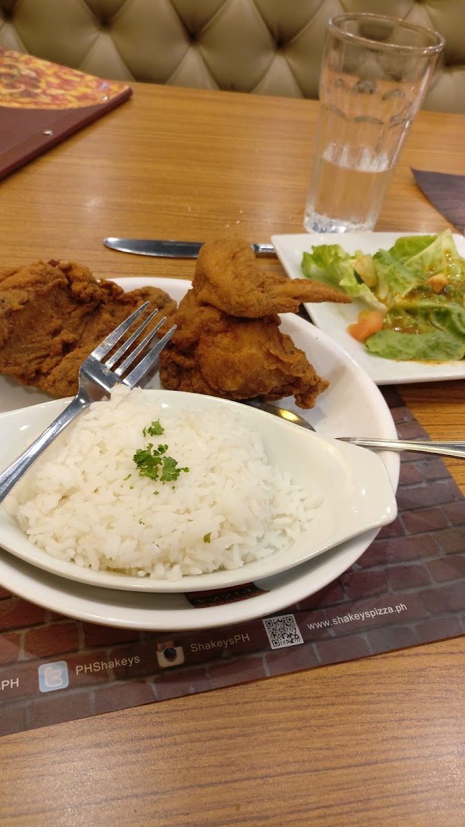 Shakey's Pizza Parlor - Galleria Photo 6