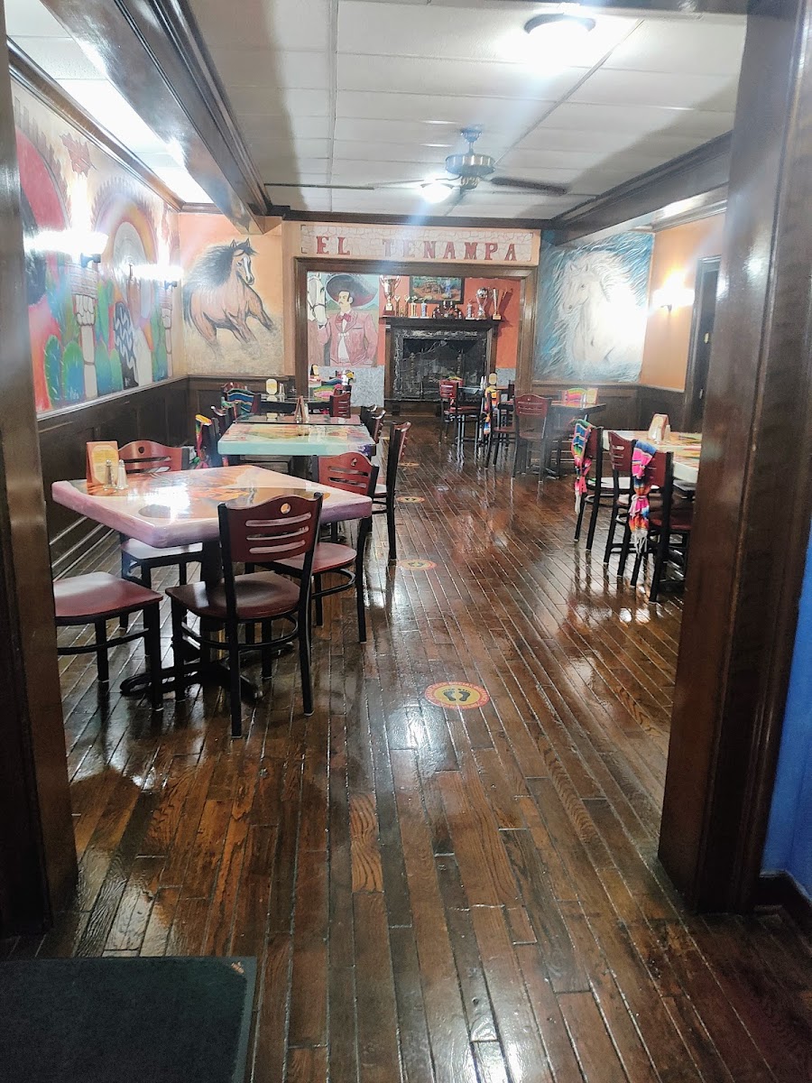 El Tenampa Mexican Grill & Cantina