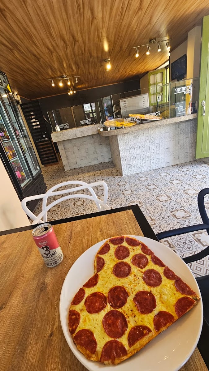 SANTINOS PIZZA SOPO Photo 8