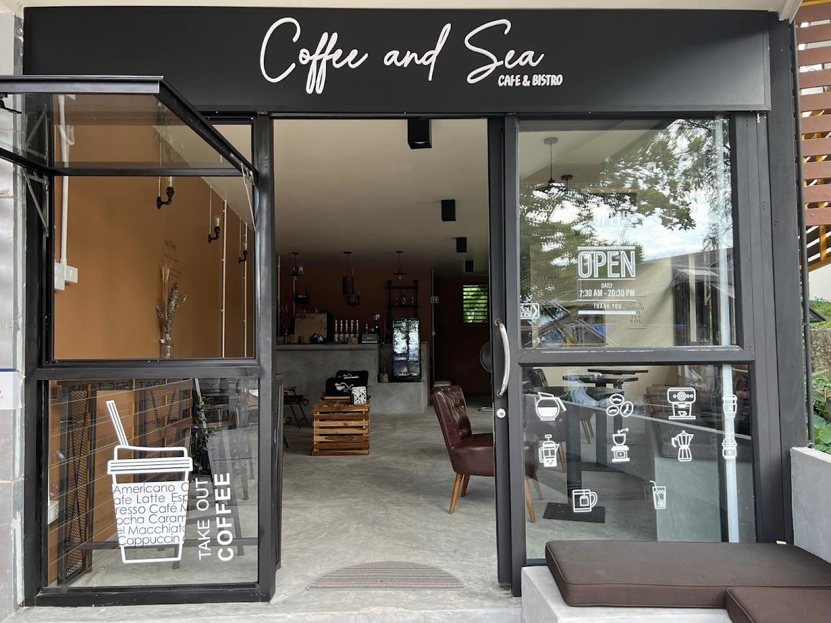 Coffee and Sea Cafe' & Bistro