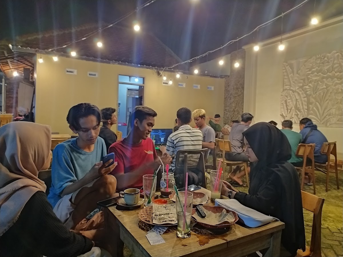 Angkringan teras mlonggo